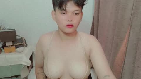 Snapshot of chennybbgirl chatting on 10-22-25, 01:33 chenny online show from 10-22-25, 01:33