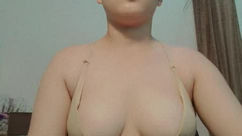 Snapshot of chennybbgirl chatting on 11-09-25, 11:47 chenny online show from 11-09-25, 11:47