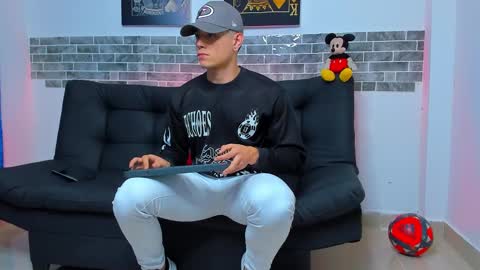 Snapshot of chepe_fit chatting on 01-20-25, 12:15 chepe vause online show from 01-20-25, 12:15