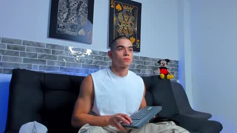 Snapshot of chepe_fit chatting on 02-16-25, 01:25 chepe vause online show from 02-16-25, 01:25