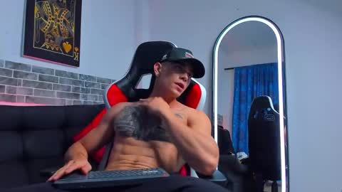 Snapshot of chepe_fit chatting on 03-05-25, 01:10 chepe vause online show from 03-05-25, 01:10