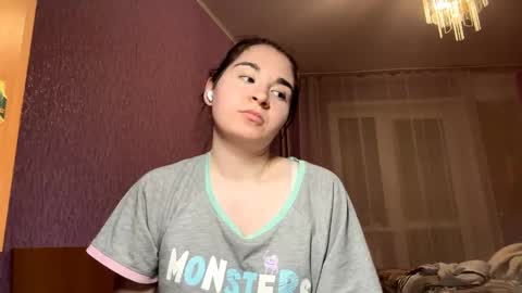 Dina online show from 04-27-26, 03:43