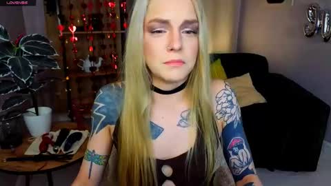 Snapshot of cherrie_sherry chatting on 02-10-26, 10:14 Sherry online show from 02-10-26, 10:14