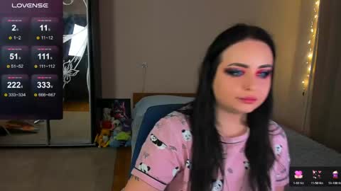 Snapshot of cherry__girl_ chatting on 05-10-26, 06:57 Emily online show from 05-10-26, 06:57
