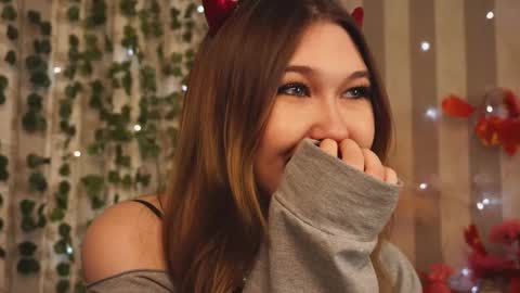 Snapshot of cherry_cheeky chatting on 11-03-25, 01:01 Di online show from 11-03-25, 01:01