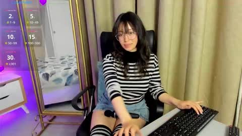 Snapshot of cherry_kissx chatting on 02-20-26, 04:09 Chloe online show from 02-20-26, 04:09