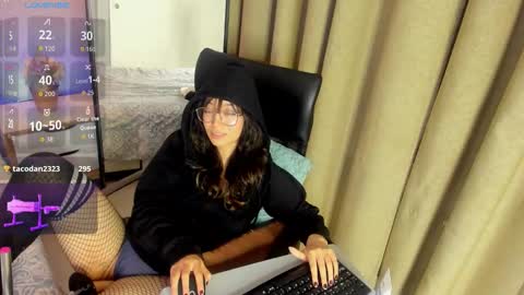 Snapshot of cherry_kissx chatting on 03-07-26, 05:26 Chloe online show from 03-07-26, 05:26