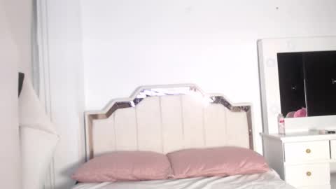 Sussan Cherry  online show from 09-11-25, 12:22