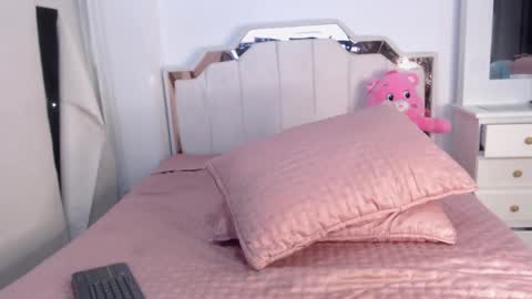 Sussan Cherry  online show from 09-25-25, 12:14