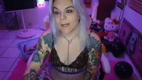 Snapshot of cherryb0mbb0mb chatting on 02-01-25, 09:21 CherryBombBomb online show from 02-01-25, 09:21