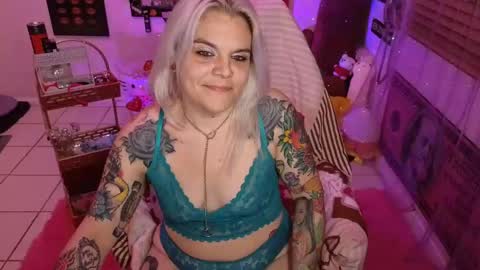 Snapshot of cherryb0mbb0mb chatting on 02-08-25, 07:48 CherryBombBomb online show from 02-08-25, 07:48