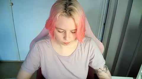 Snapshot of cherrybaby_0 chatting on 06-17-26, 02:07 cherrybaby_0 online show from 06-17-26, 02:07