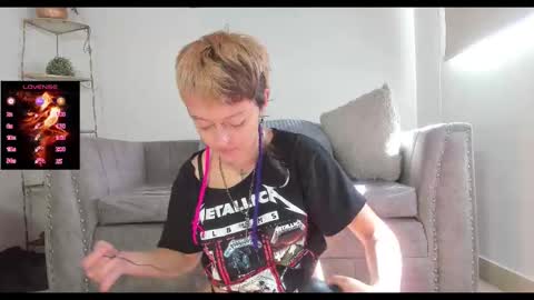 Snapshot of cherryblow_ chatting on 11-23-25, 01:55 Cherry Glow online show from 11-23-25, 01:55