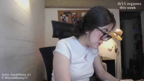 Snapshot of cherrybunny21 chatting on 09-11-25, 12:00 Sarah Prez online show from 09-11-25, 12:00