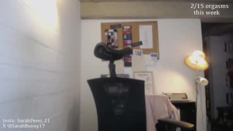 Snapshot of cherrybunny21 chatting on 10-12-25, 06:23 Sarah Prez online show from 10-12-25, 06:23