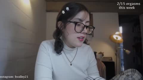 Snapshot of cherrybunny21 chatting on 11-11-25, 10:32 Sarah Prez online show from 11-11-25, 10:32