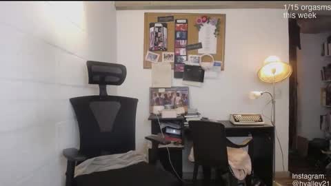 Snapshot of cherrybunny21 chatting on 02-09-26, 02:26 Sarah Prez online show from 02-09-26, 02:26