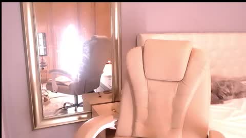 Snapshot of cherrycoloured chatting on 12-05-25, 01:09 Anna online show from 12-05-25, 01:09