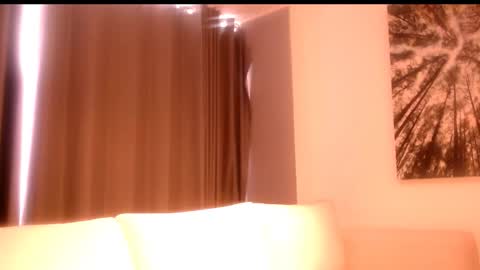 Snapshot of cherrycoloured chatting on 01-16-26, 05:39 Anna online show from 01-16-26, 05:39