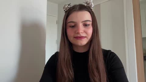 Lina online show from 12-30-24, 04:20