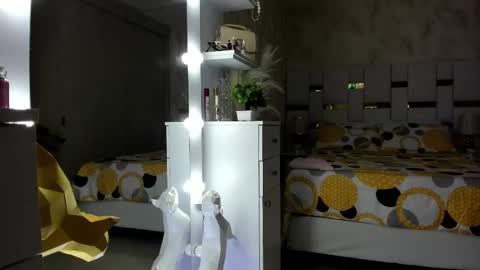 Snapshot of cherryfox88 chatting on 09-14-25, 12:21 Independent Cherry fox online show from 09-14-25, 12:21