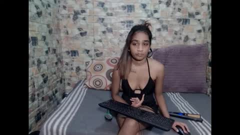 Snapshot of cherryindian694u chatting on 05-08-26, 05:35 leah is the name online show from 05-08-26, 05:35