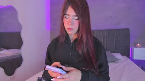 Snapshot of cherrysnow_ chatting on 02-04-25, 03:54 Cherry online show from 02-04-25, 03:54