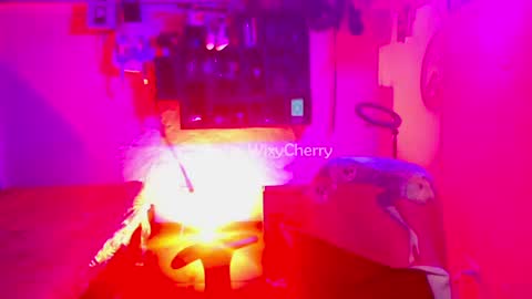 Snapshot of cherrywix chatting on 10-05-25, 11:02 cherrywix online show from 10-05-25, 11:02