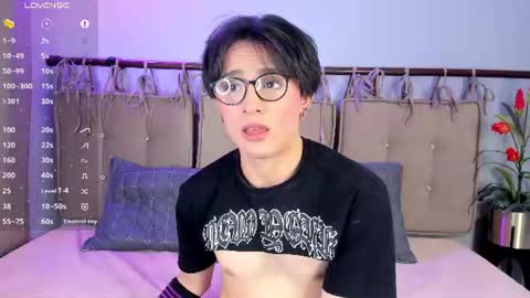 Snapshot of cherryy_boy chatting on 07-22-26, 08:33 Matias online show from 07-22-26, 08:33