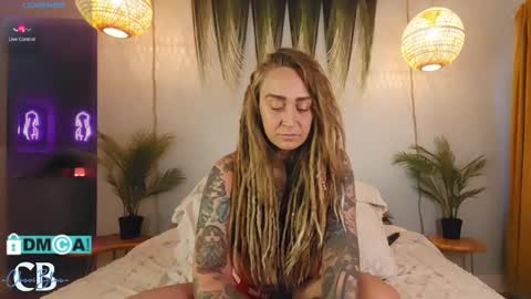 Snapshot of cheviblue chatting on 03-03-25, 03:20 Chevi Blue online show from 03-03-25, 03:20