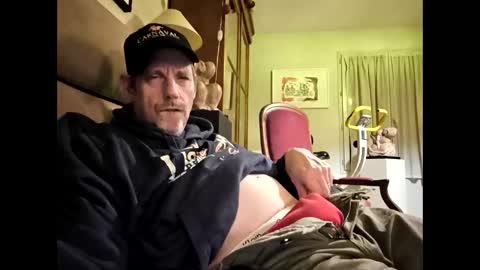 Snapshot of chevy69 chatting on 05-18-26, 11:10 chevy69 online show from 05-18-26, 11:10
