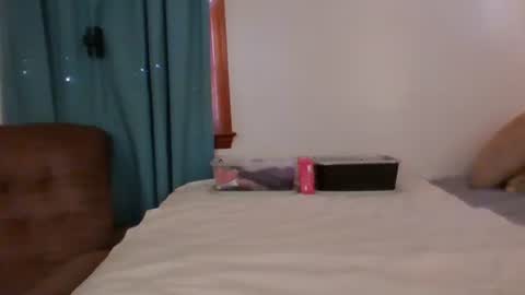 Snapshot of chevybear69 chatting on 11-28-25, 12:41 Jade and Thomas online show from 11-28-25, 12:41