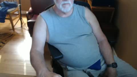 Snapshot of chgodad chatting on 09-16-25, 09:16 chgodad online show from 09-16-25, 09:16