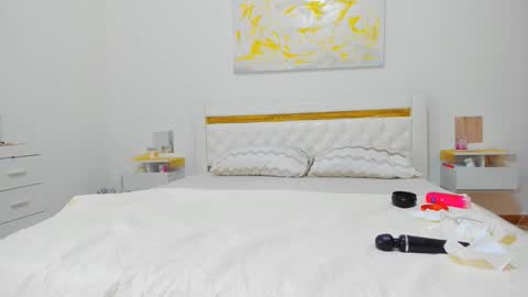 Snapshot of chiaraferraro chatting on 05-17-26, 07:28 Chiara online show from 05-17-26, 07:28