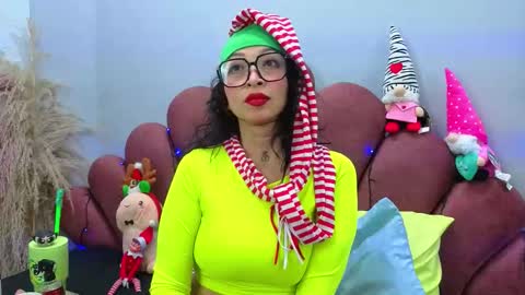 Snapshot of chiarajjones chatting on 12-02-25, 01:17 CHIARA online show from 12-02-25, 01:17