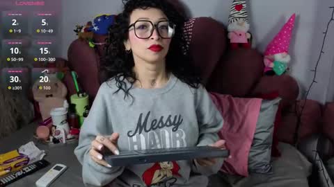 Snapshot of chiarajjones chatting on 01-07-26, 12:29 CHIARA online show from 01-07-26, 12:29