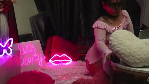 Snapshot of chicababe29 chatting on 03-07-26, 08:50 Chicababe29 online show from 03-07-26, 08:50