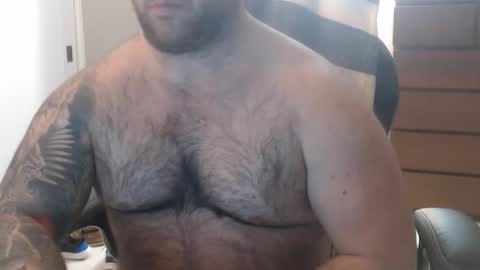 Snapshot of chicagoguy86 chatting on 12-01-25, 04:28 Chicagoguy86 aka Benny Cooper online show from 12-01-25, 04:28