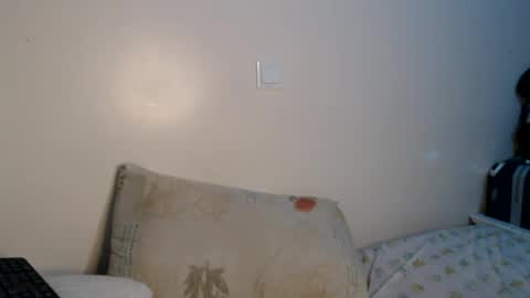 chichie_ online show from 07-11-26, 05:43