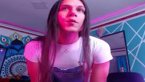 Snapshot of chico_explosivo chatting on 03-15-26, 01:33 chico_explosivo online show from 03-15-26, 01:33