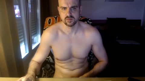 Snapshot of chicocam1983 chatting on 06-09-26, 04:51 chicocam1983 online show from 06-09-26, 04:51