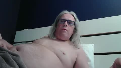 Snapshot of chiguitar chatting on 02-14-26, 03:09 chiguitar online show from 02-14-26, 03:09