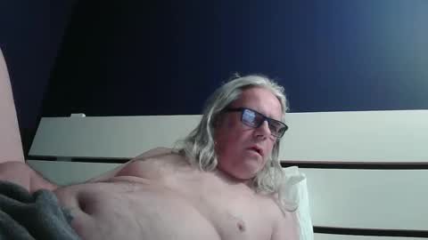 Snapshot of chiguitar chatting on 03-27-26, 02:50 chiguitar online show from 03-27-26, 02:50