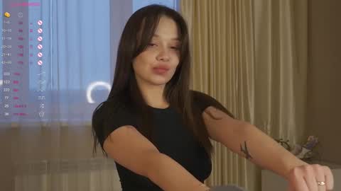 Snapshot of chillgirlll chatting on 12-17-25, 05:46 Nicole online show from 12-17-25, 05:46