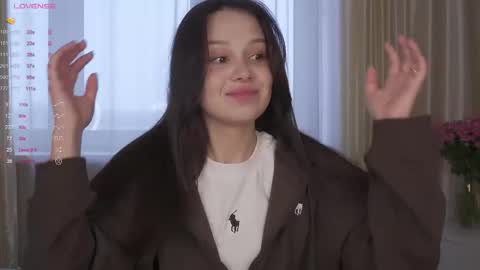 Snapshot of chillgirlll chatting on 02-15-26, 06:10 Nicole online show from 02-15-26, 06:10