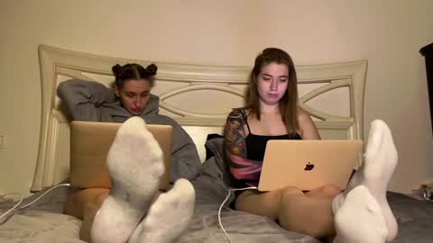 Snapshot of chillgoddess chatting on 12-29-24, 07:22 Goddess Vika - owner of all ur money online show from 12-29-24, 07:22