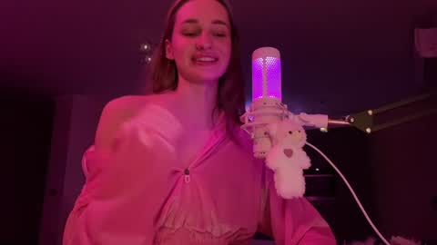 Snapshot of chillgoddess chatting on 01-23-25, 02:17 Goddess Vika - owner of all ur money online show from 01-23-25, 02:17