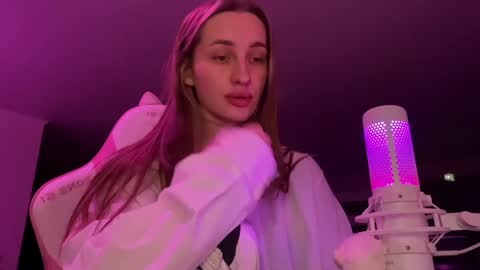 Snapshot of chillgoddess chatting on 01-26-25, 07:09 Goddess Vika - owner of all ur money online show from 01-26-25, 07:09