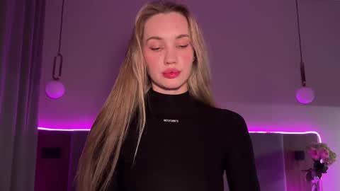 Snapshot of chillgoddess chatting on 11-07-25, 03:12 Goddess Vika - owner of all ur money online show from 11-07-25, 03:12