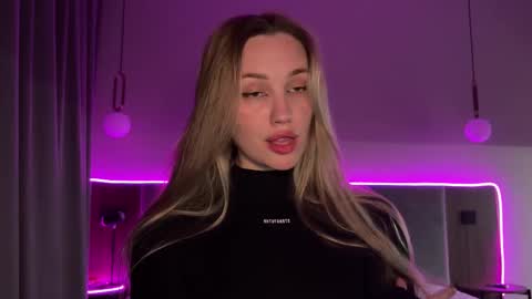 Snapshot of chillgoddess chatting on 12-01-25, 03:17 Goddess Vika - owner of all ur money online show from 12-01-25, 03:17